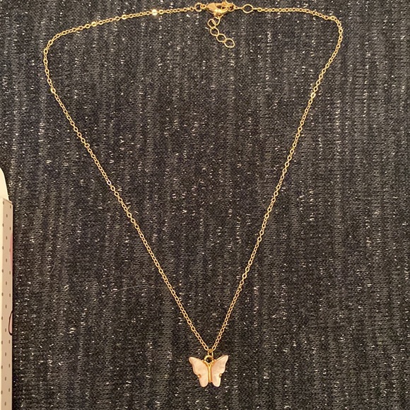 🌟5/$15 Girl’s🎁Bundle: Butterfly Necklace, Hello Kitty Nails&Pink Rose Earrings - Picture 5 of 6